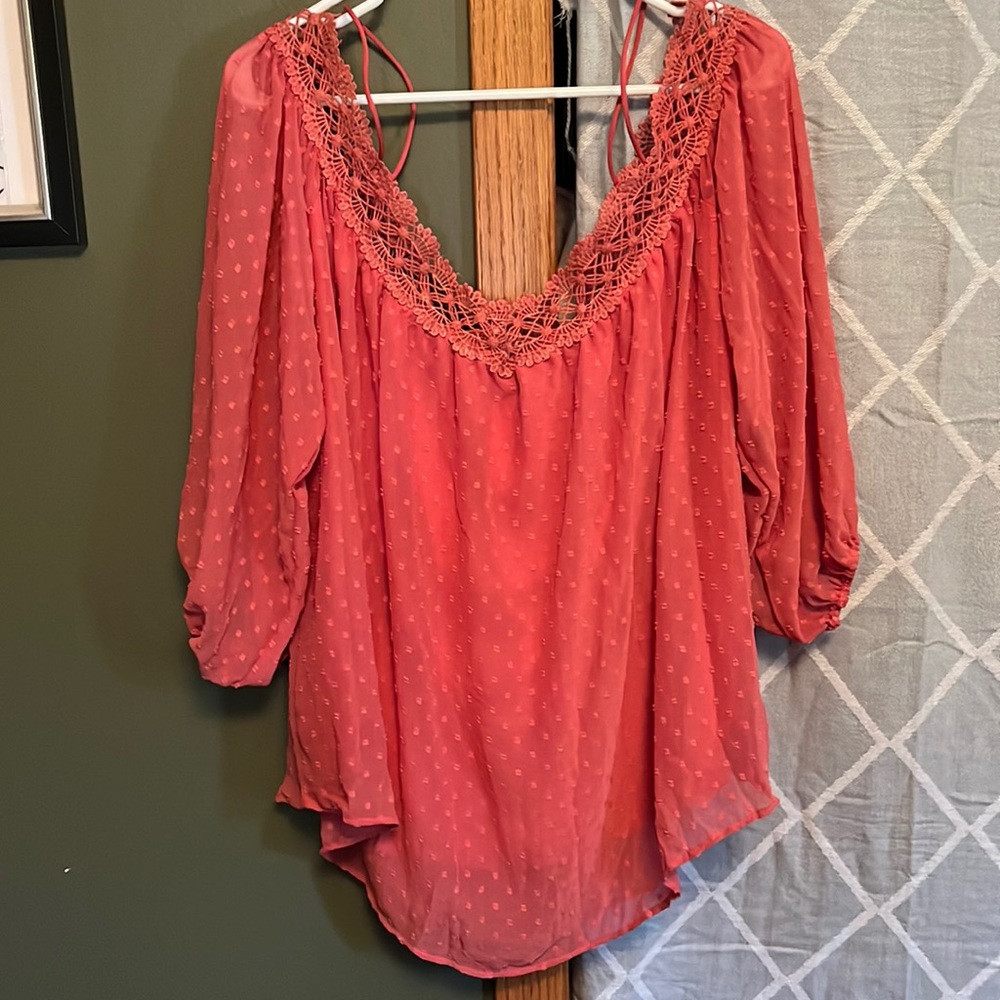 XL off the shoulder